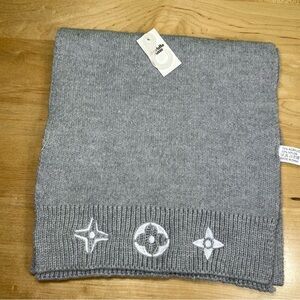Charlotte Russe grey knit cute preppy scarf luxury look NWT 50X12